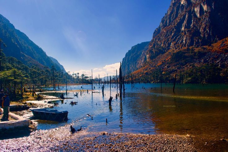 Madhuri Lake (Sangetsar Lake)
