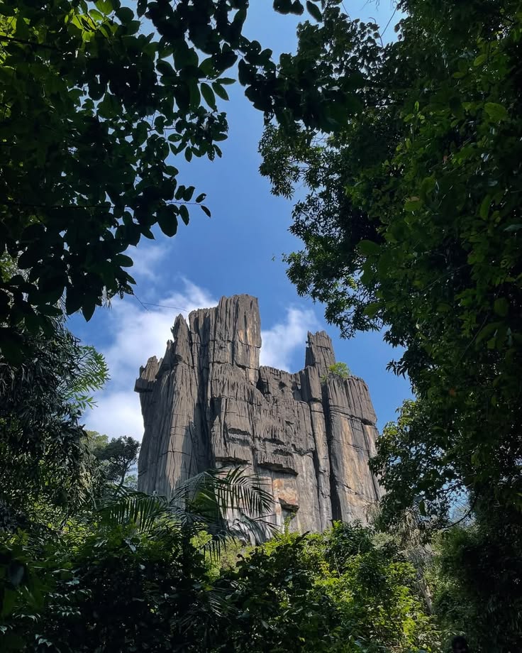 Yana Rocks