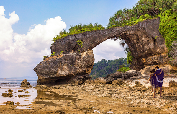 Natural Bridge (Howrah Bridge)