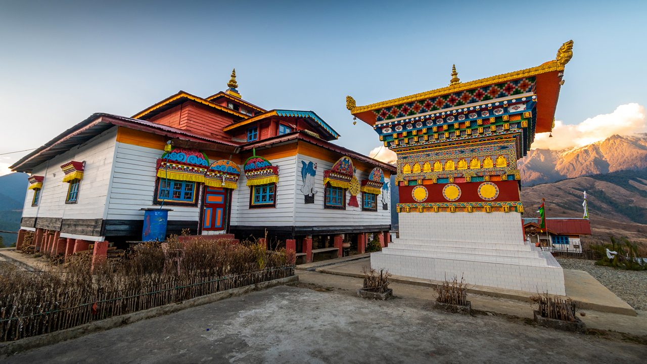Visit Samten Yongcha Monastery